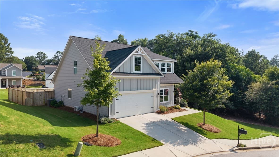 120 Russell Way - Photo 1