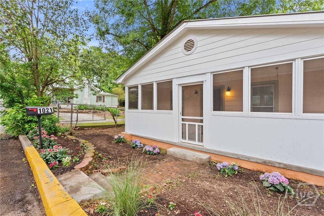 1021 Waddell Street - Photo 1