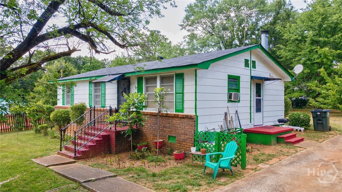 943 Clairmont Avenue - Photo 1