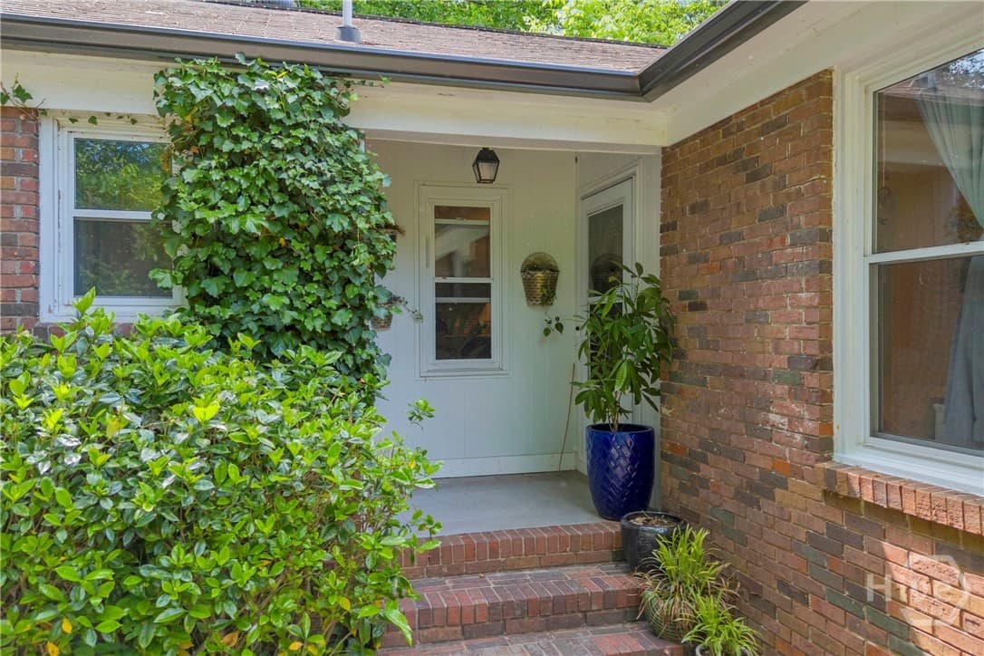 480 Somerset Drive - Photo 1