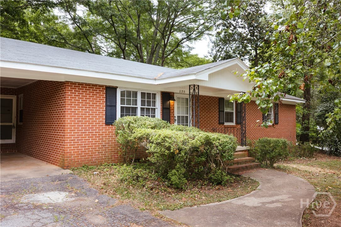135 Cavalier Court - Photo 1