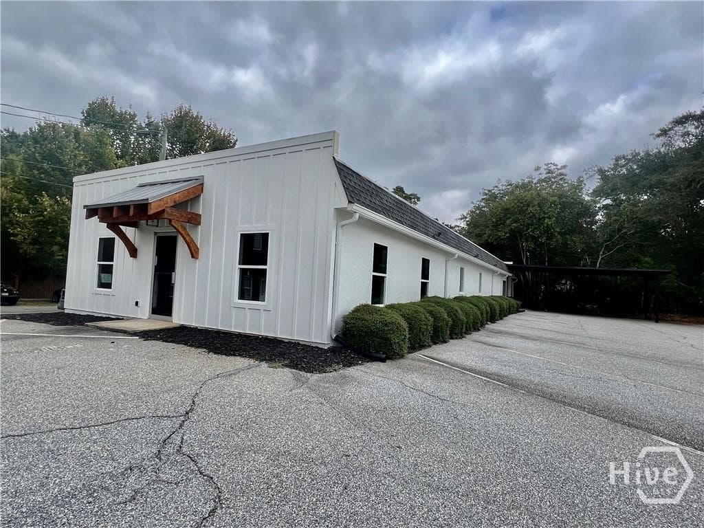 620 Hawthorne Avenue - Photo 1