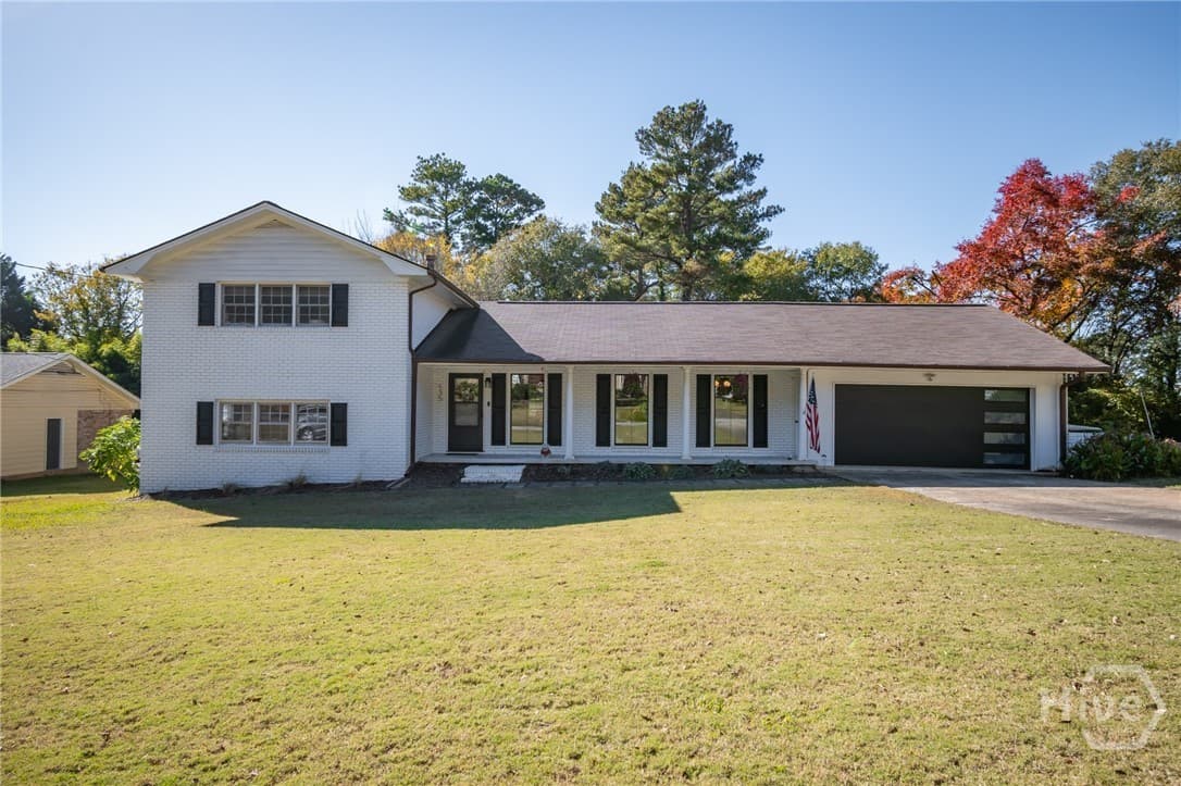 135 Tara Way - Photo 1