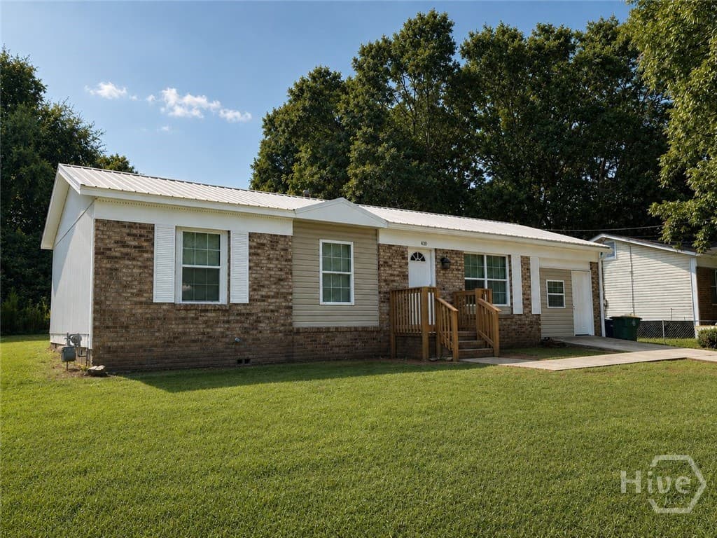 430 Martin Circle - Photo 1