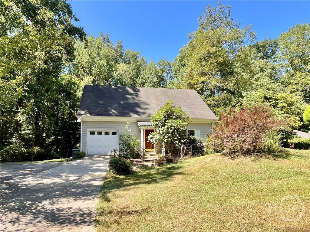 215 McDuffie Drive - Photo 1