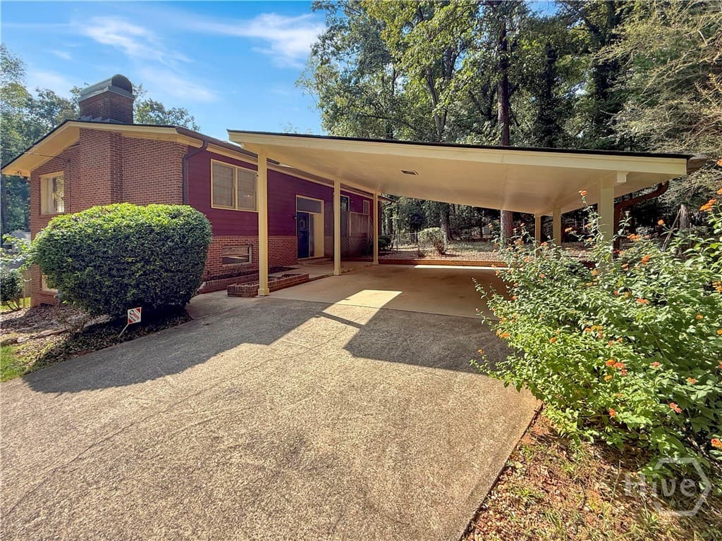 625 Forest Road - Photo 1