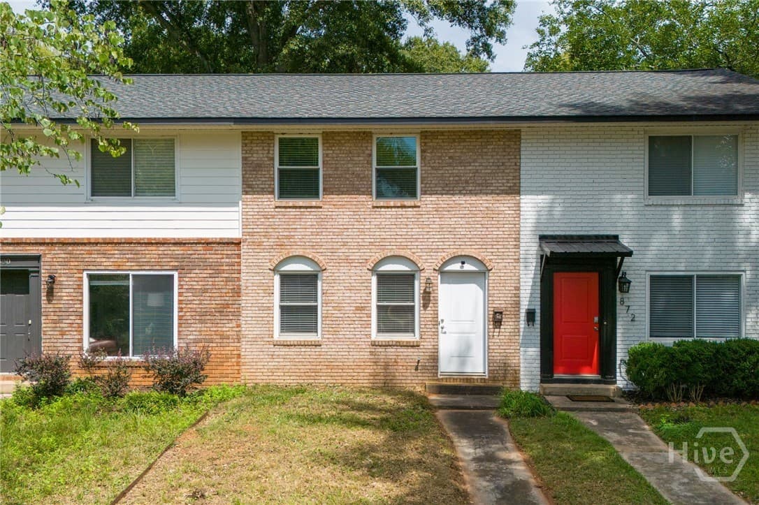 876 College Avenue - Photo 1