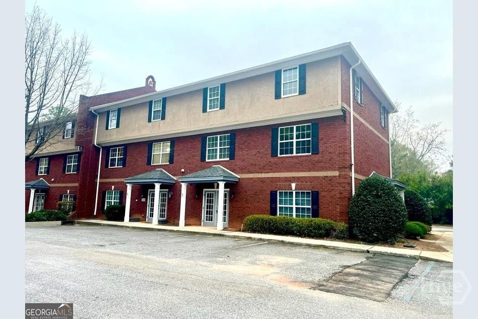 105 Whitehead Road 5 - Photo 1