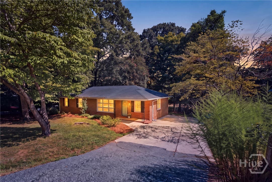 606 Forest Heights Drive - Photo 1