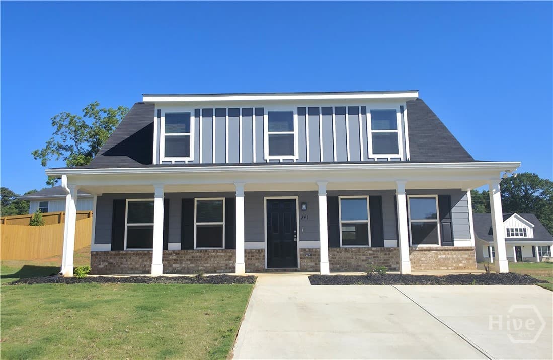 241 Charlotte Cir