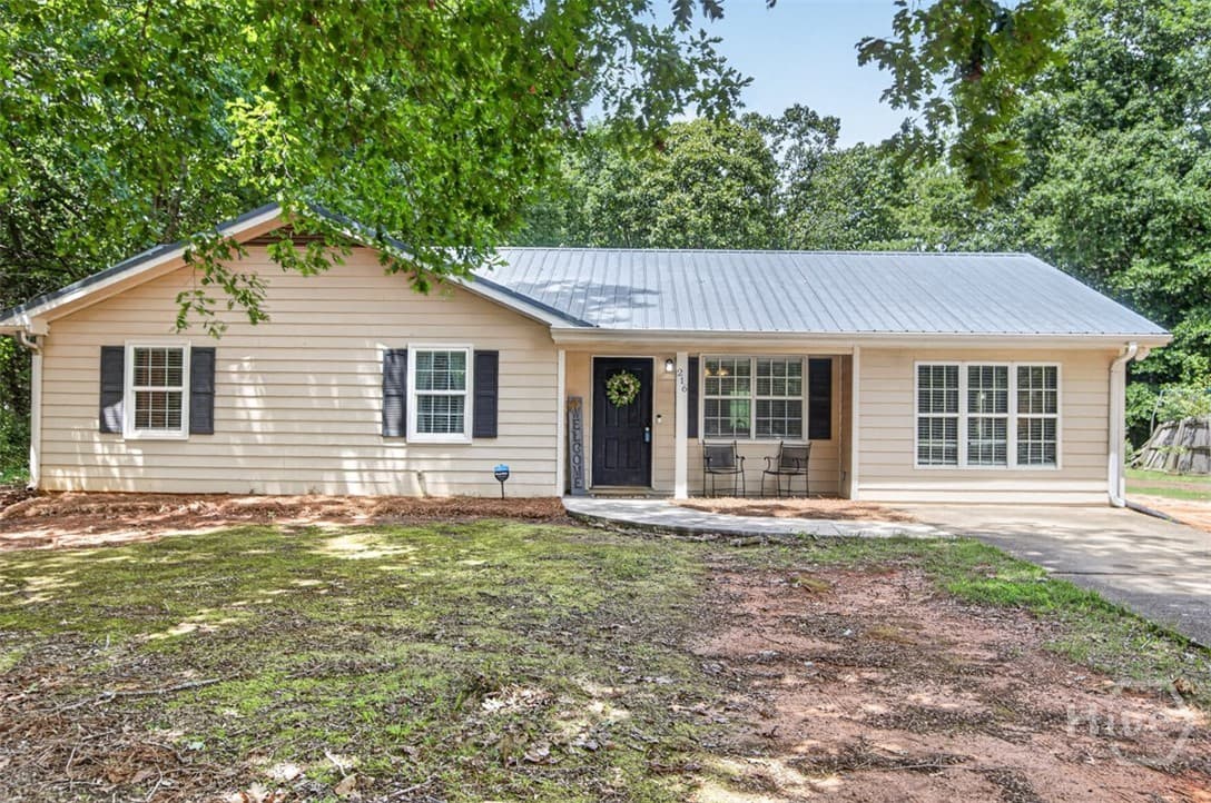 216 Brooks Lane