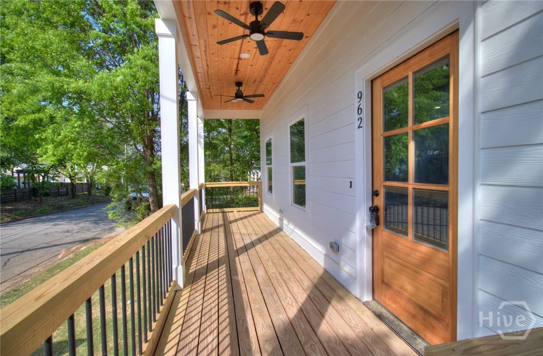 962 Reese Street - Photo 1