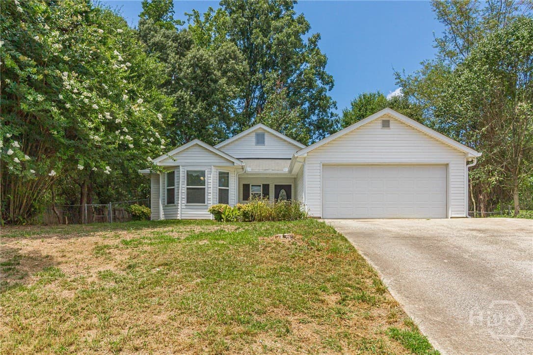 253 Chardonnay Trace - Photo 1