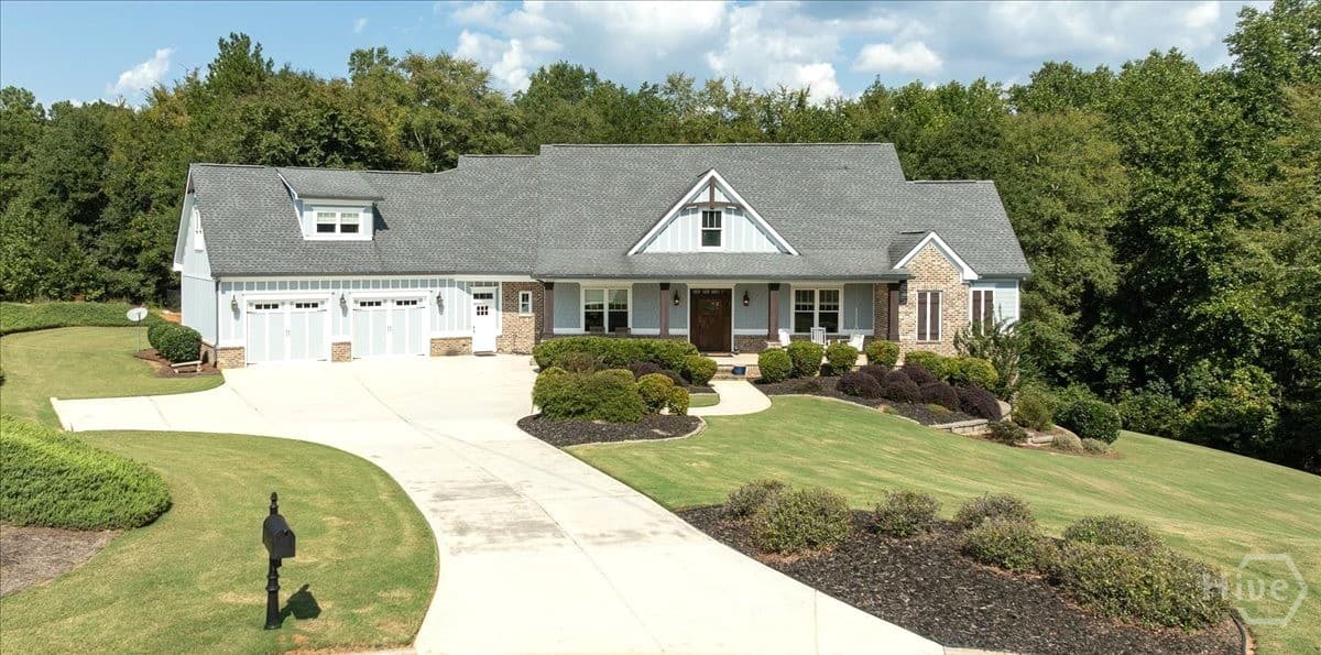 617 Skyland Drive - Photo 1