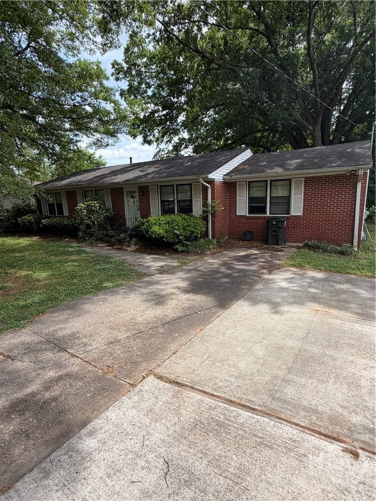 216 E East Meadow Drive - Photo 1
