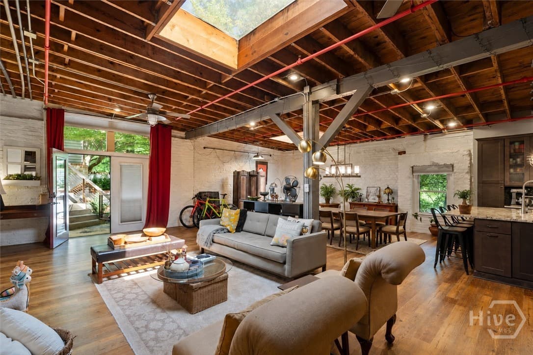 585 White Circle 402 - Photo 1