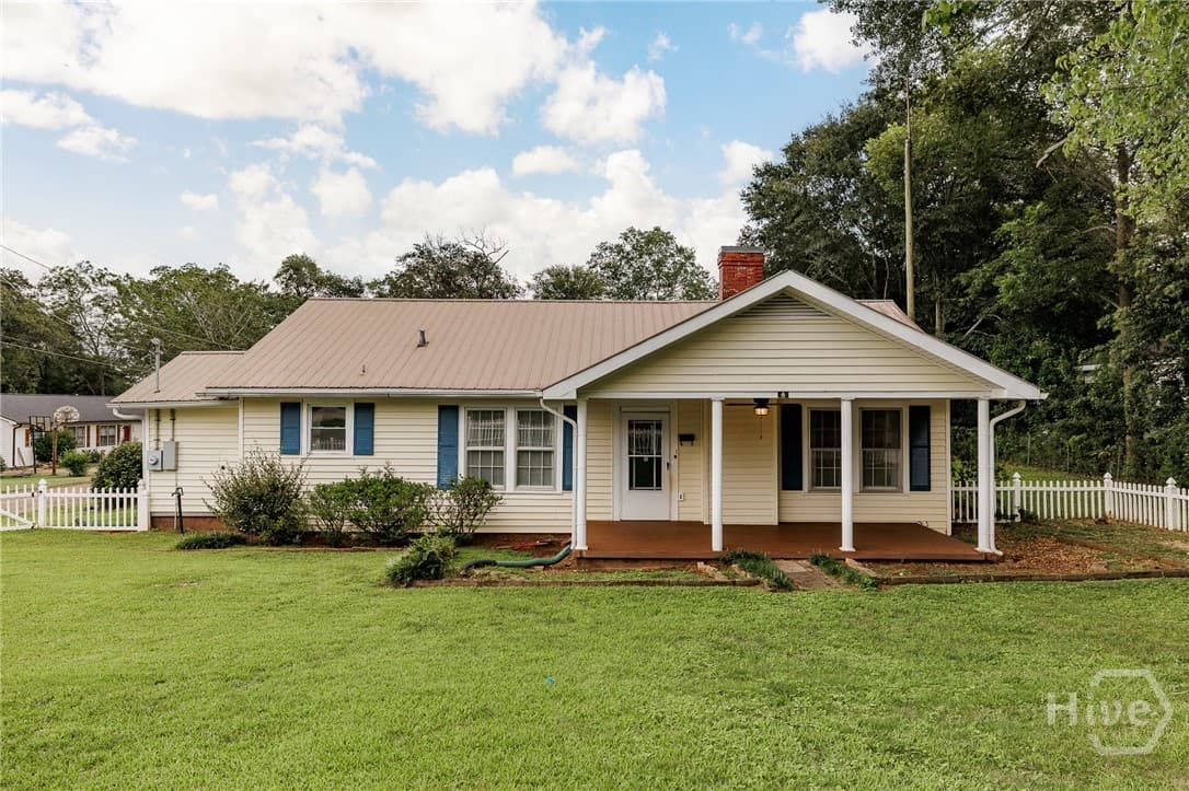 382 Elizabeth Street - Photo 1